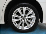 【タイヤ】タイヤの残量は7mmです。ご納車前に点検・空気圧調整もさせて頂きますので、ご安心下さい。