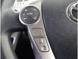 運転中、オーディオの操作をしてて、ハッとしたことはありませんか?ステアリングスイッチは、運転中でもハンドルでオーディオの操作が可能です。