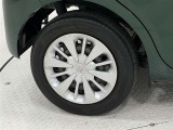 タイヤサイズは165/65R14!ホイールキャップにキズや小さく割れている部分あり。納車前の点検時にタイヤ交換させていただきます!