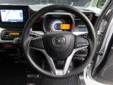 運転席にお座りになった際のイメージです。視界やシートの座り心地にポジション、各装備へのアクセスのしやすさ等、実際に触れてお確かめください。