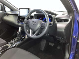 高いホールド性で運転姿勢が安定します。長距離ドライブでも疲れにくいのが魅力です。快適なドライビングライフをお送りください♪