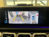 バックカメラにより駐車時の後方確認も楽にできます。