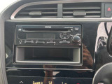 純正CDプレーヤーを装備。お気に入りのCDを高音質で楽しめ、シンプルで使いやすいオーディオシステムです。