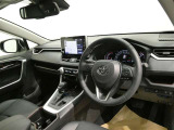 ご覧の車両以外にも多数のU-Carを展示販売しております。