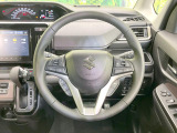 【純正革巻きステアリング】上質な革を使用することで、手にしっかり馴染みとても運転しやすいハンドルです♪