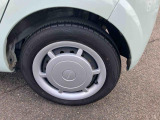 安全・安心な走行のために、納車前にダイハツのクルマを知り尽くしたエキスパートが基本性能に関わる機能や状態を徹底的に点検。消耗部品の交換など法定12ヶ月点検相当の点検・整備を実施しております