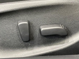 【パワーシート】スイッチ一つで簡単にシートの微調整が可能!電動だから力もいりません!快適なシートポジションにセットして、快適なドライブをお楽しみください。