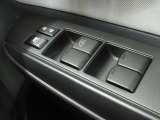 全席パワーウインドウ★運転席はワンタッチで開閉可能です♪