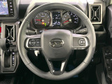 【純正革巻きステアリング】上質な革を使用することで、手にしっかり馴染みとても運転しやすいハンドルです♪