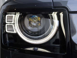 LEDシグネイチャーライト付きデジタルLEDヘッドライトが装着されて夜間走行が楽に運転が出来ます。