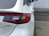特徴的なデザインで後方からの確認しやすいLEDリアコンビネーションランプ