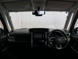 見通しのよいすっきりとした視界で、誰でも運転しやすいです。運転のしやすさは疲れにくさにも繋がりますよ♪