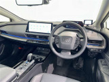 運転席まわりです。 各操作スイッチは使いやすい位置に配置されてます。