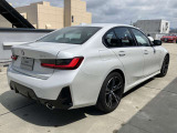 BMWのお車は、&ldquo;駆け抜ける歓び&rdquo;を体現しております。走行の安定性とコーナリングの良さを追求し、思い通りにハンドルの操作可能です。