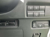ETCは運転席右下にあります。ステアリングヒータースイッチはETC右にあります!