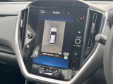 【マルチテレインモニター】車のフロントやサイドのカメラ画像を同時にモニター表示することで、悪路や狭い道を走行時でも周囲の状況確認ができ安心!本格SUVにうれしい装備です♪