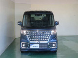 明度の高いLEDヘッドライトで、夜間の運転も安心です。