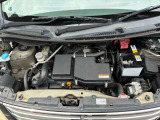 エンジンルームも綺麗です。日産整備士がしっかり整備をしてお渡しします