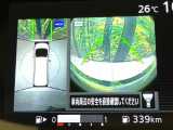 【アラウンドビューモニター】専用のカメラにより、上から見下ろしたような視点で360度クルマの周囲を確認することができます☆死角部分も確認しやすく、狭い場所での切り返しや駐車もスムーズに行えます。