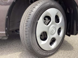 純正14インチフルホイールキャップでスタイルバッチリ!155/65R14タイヤです