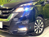 【LEDヘッドライト】悪天候や夜間走行時も良好な視界を確保し安心して運転できる高輝度LEDヘッドライトを装備!点灯速度が早く、消費電力も抑えられています。