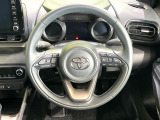 インテリアに合わせたデザインのステアリングは、運転される方のことも考え、運転しやすい形状、大きさです。是非一度、実際に触ってお確かめください。