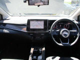 ノートオーラの運転席廻りになります。