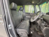 運転席シート廻りは使用感も少なく、良好な状態となっています。丁寧に使われていたことがよくわかりますね。