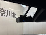 純正のドライブレコーダーを装備!!万が一の時にはしっかりと映像が残ります!煽り運転や事故が多いこのご時世。安心の為には着いていて欲しいオプション装備ですね♪
