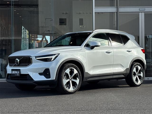 XC40 ウルトラ B4 AWD 4WD 本革シート サンルーフ