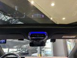 車両は屋内展示しておりますので天候に関係なくごゆっくりコンディションご確認頂けます。車両を倉庫へ保管している場合が御座いますのでご来店前に在庫確認頂けると幸いです。TEL072-784-8800