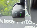 【日産純正 後方カメラ付きドライブレコーダー装着車】 映像/音声の記録はもちろん、映像再生時に走行軌跡や車速のわかるGPS搭載。事故時の客観的な検証に役立ちます。