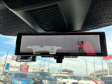 インテリジェントルームミラーは後席に荷物が載っていても後方の視界を妨ぎません。