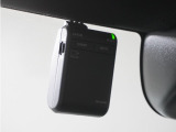 ◆ドライブレコーダー◆映像・音声などを記録する自動車用の装置です。 もしもの事故の際の記録はもちろん、旅行の際の思い出としてドライブの映像を楽しむことができます。