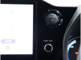ポケットやバッグからキーを出さずにスマートに乗り込め、ボタンプッシュでおしゃれにエンジンスタートです。盗難防止イモビライザーも装備で安心です!