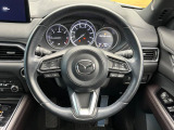 【純正革巻きステアリング】上質な革を使用することで、手にしっかり馴染みとても運転しやすいハンドルです♪