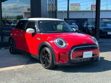 人と違っても、信じる道を走り続ける。違いを否定するのではなく、リスペクトする。MINIは、その一人ひとりの違いをパワーに変えて進化し続けてます