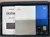 スマートキーは鍵をバッグに入れたままでもドアロックの開閉やエンジンのON・OFFができます。夜間や雨の日も鍵を探さなくて良いので便利です。