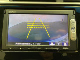【バックモニター】後ろのカメラの映像をモニターに映し出すことができます!後方の見えない死角や、障害物との距離感をしっかり確認することができます!駐車が苦手な方におすすめです。