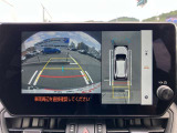 パノラミックビューモニター付きです。車両を上から見たような映像をディスプレイオーディオ画面に表示。運転席からの目視だけでは見にくい、車両周辺の状況をリアルタイムでしっかり確認できます。