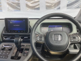 【e:HEV】走行シーンに合わせて、EV・ハイブリッド・エンジンの3つのモードを自動で切り替えるので、街乗りから高速走行までスムーズなドライブを楽しめます。