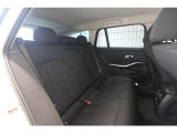 リアシートも広々とご利用頂けます。お車詳細や展示状況はフリーダイヤル(0078-6002-498412)またはBPS城東鶴見06-6933-6600迄お気軽にお問合せ下さい。