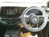 スッキリとした運転席周りになっています。