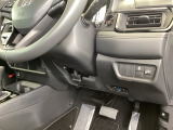 左側に高速で便利なETCがあり、横滑りを防ぐVSAなどのスイッチは、運転席の右側、手の届きやすい位置にあります。