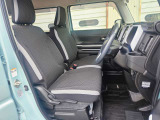 【運転席シート】へたりがちな運転席も大きなへたりがなく、綺麗な状態です。