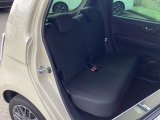 自社整備工場で点検整備をおこなってからお渡ししています。車検が残っている場合は『12ヶ月点検整備』を、車検整備付きの場合は『車検整備』をおこないます。整備費用は車両本体価格に含まれています。