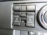 電動スライドドアのスイッチで車内からもスライドドアの開閉ができます。イージークローザー機能で半ドアになることも防止してくれます。