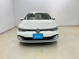 VWは小さな車も、大きな車も、平等です。クラスによって品質や安全性に差を付けない。ボディ剛性と精度、重厚なドアの音はどの車種も共通です。是非一度体感してみて下さい。