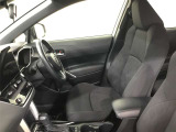 高いホールド性で運転姿勢が安定します。長距離ドライブでも疲れにくいのが魅力です。快適なドライビングライフをお送りください♪