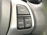 【クルーズコントロール】高速道路もラクラク走行。アクセルを離しても一定速度で走行ができ、長距離運転時の負担を軽減!加速・減速も簡単なスイッチ操作で調整できます。